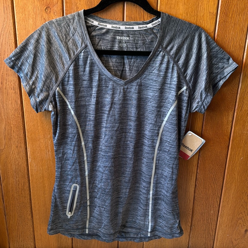 🌻 Reebok moving short sleeve heather gray running shirt with zipper pocket